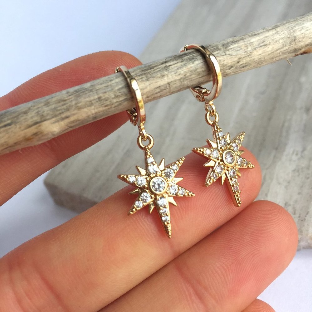 CZ stone Gold Starburst huggie Earrings - Picture 4 of 7